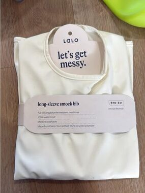 Lalo Cream Long-Sleeve Smock Bib